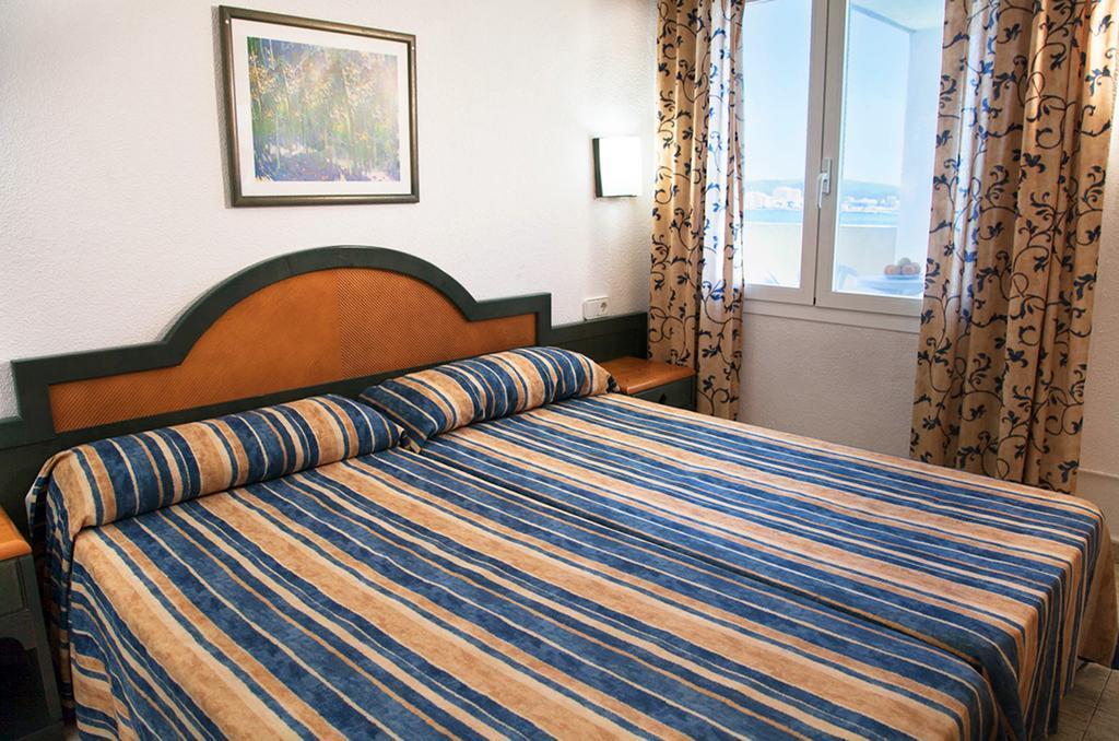 Apartamentos Blue Star (Adults Only) Sant Antoni de Portmany Zewnętrze zdjęcie