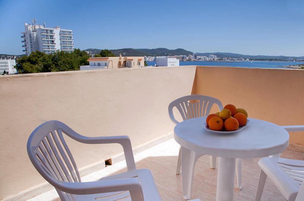 Apartamentos Blue Star (Adults Only) Sant Antoni de Portmany Zewnętrze zdjęcie
