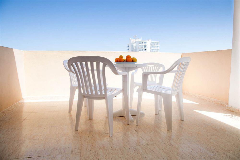 Apartamentos Blue Star (Adults Only) Sant Antoni de Portmany Zewnętrze zdjęcie